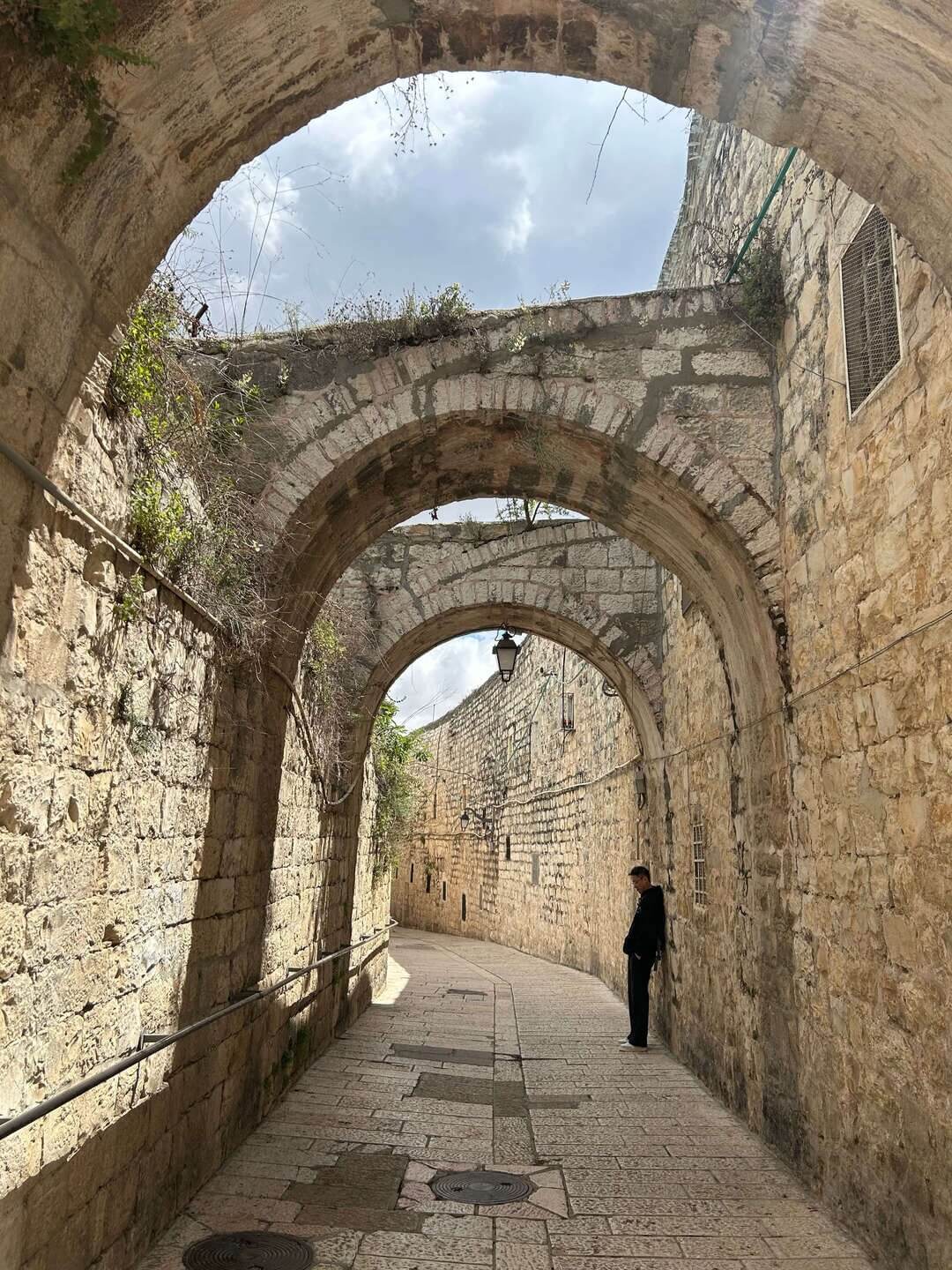 살아 잇는 사람